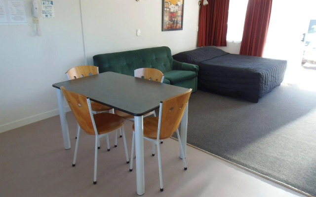 Kings Court Motel