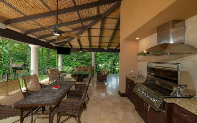 - Casa Zafiro 7 Bedrooms Private Pool