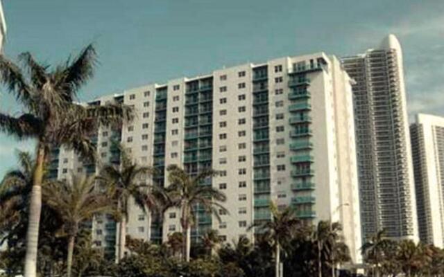 Apartment Hallandale L15