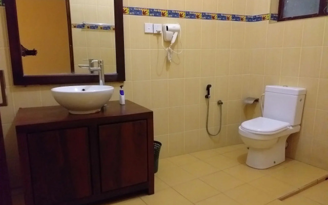 Marine Tourist Beach Guest House Negombo Beach