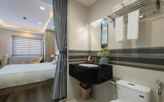 Long Beach Nha Trang Hotel