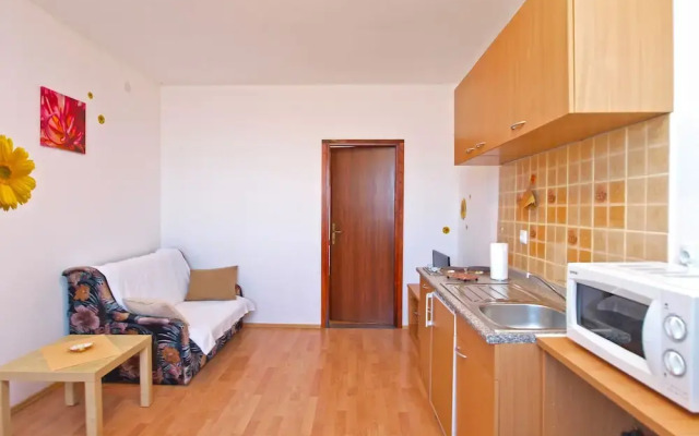 Apartment 990