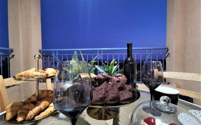 COSea Living: Seaside 2 Bedroom Flat Kings Palace 209