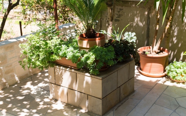 Apartment Zora - with large garden terrace: A Donji-Polanda Supetar, Island Brac