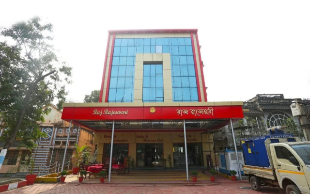 Raj Rajeswari By OYO Rooms