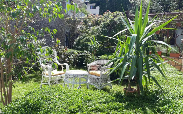Modern&Cozy Bosnian house with GARDEN+FREE parking