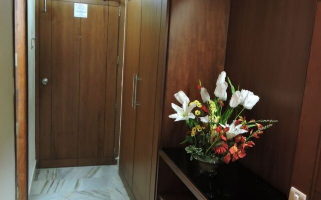 Hotel PLR Grand