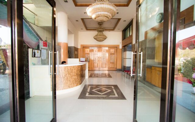 Seasons Hotel