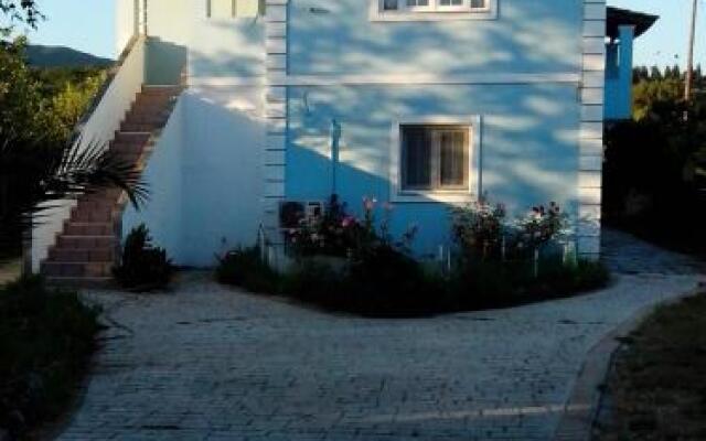 Tom's House