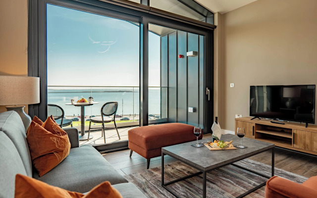 Shoreline Apartments