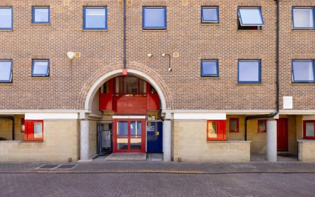 The Shadwell Secret - Contemporary 4bdr House