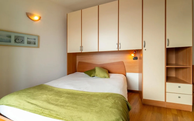 Willow Apartment with Lakeview