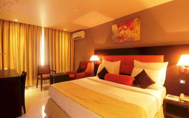 Oakspring Hotel & Luxury Suites