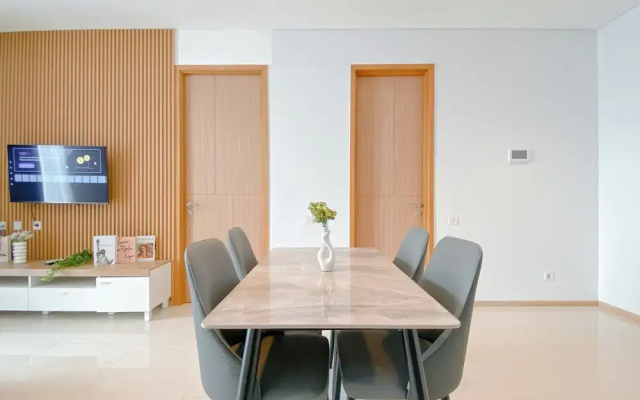 Modern Monochromatic 2Br Near Lrt Station At Apartment Samara Suites