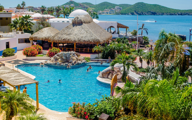 San Carlos Plaza Hotel, Beach & Convention Center