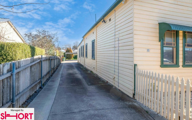 Paddington Villa 1 - Free Wi-fi, Netflix