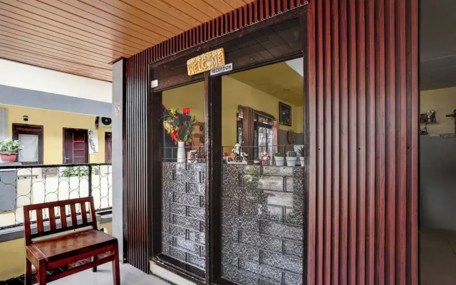 OYO 95043 Guest House Adel's