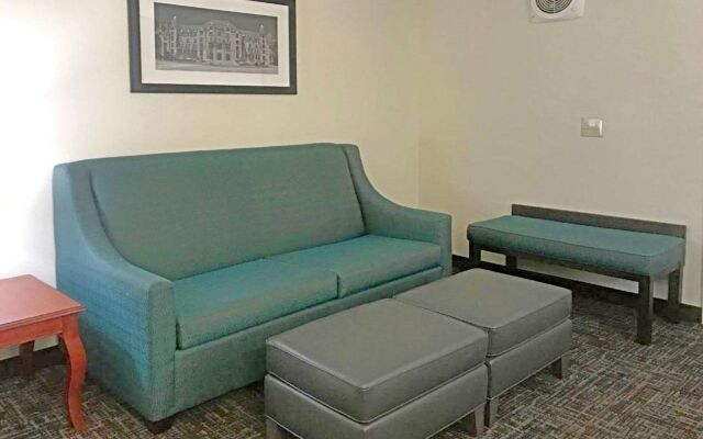 Comfort Inn & Suites O'Fallon - St. Louis Area