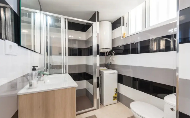 Luxurious 1st Line Top-floor Apartment With Direct Sea Access