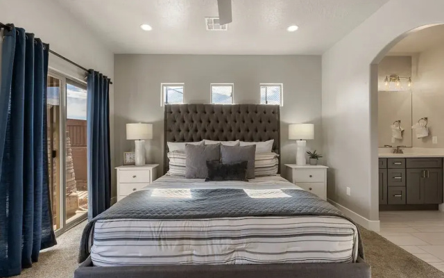 Zion Adventure 6 Bedroom Townhouse
