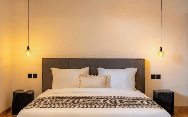 Black Villa by Betterplace