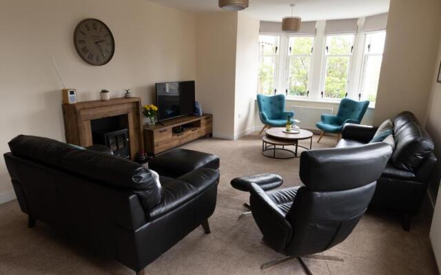 Harbour Street Apartment