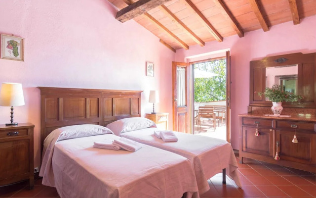 Charming Tuscan Stay With Pool