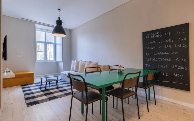 Carmo 43 by LovelyStay