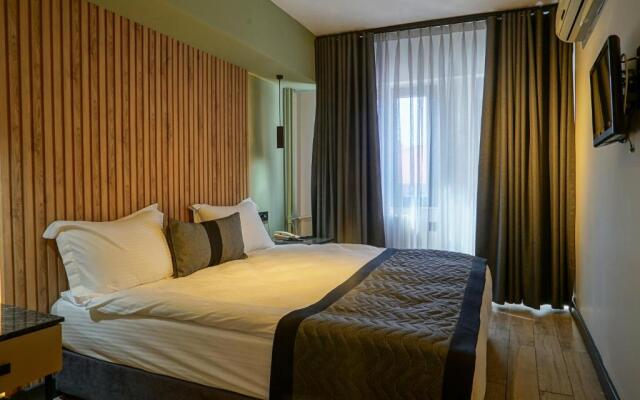 Polek Hotel