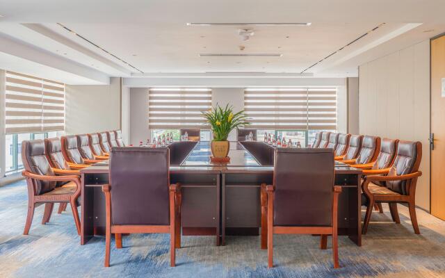 Holiday Inn One Thousand Island Lake by IHG