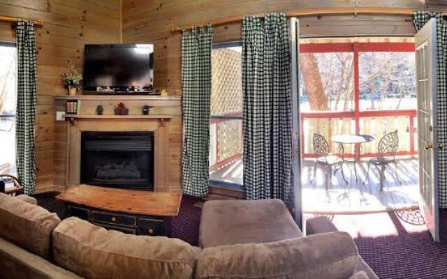Riverbend Motel & Cabins