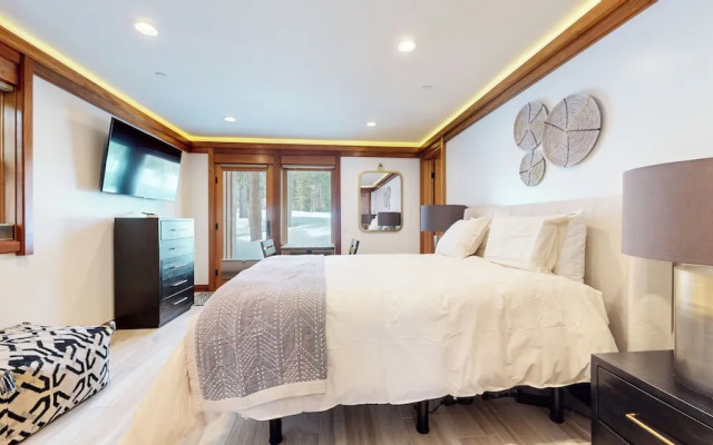 Obsidian Ski & Golf Villa 3 Bdr, Prime Location!