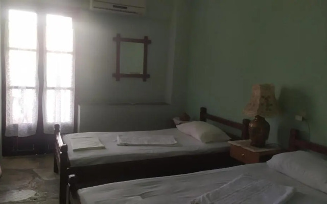 Traditional apartment in Mylopotamos Beach