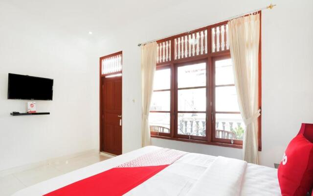 OYO 4003 Ceria Guesthouse Seminyak