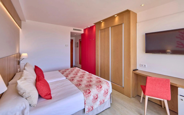 Universal Hotel Perla