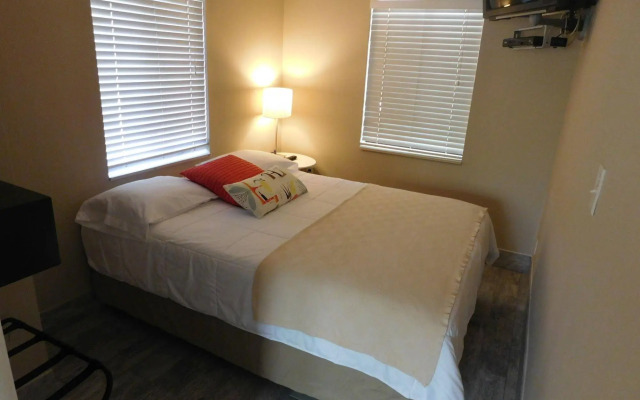 Nokomis Inn and Suites