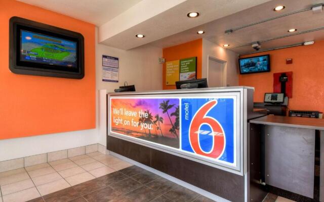 Motel 6 Escondido, CA