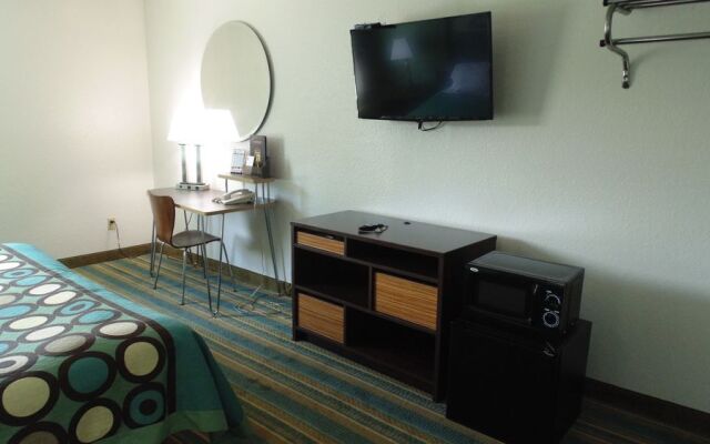 Super 8 Sapulpa/Tulsa Area