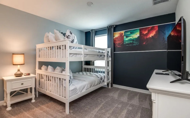 1596san Champions Gate