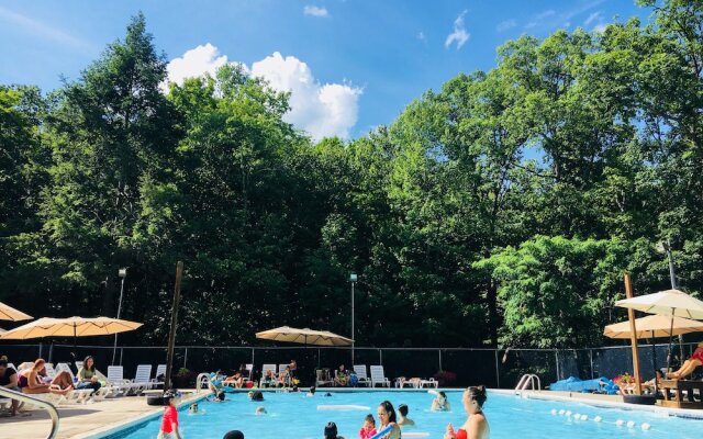 Beautiful Lakeside House Near Camelback