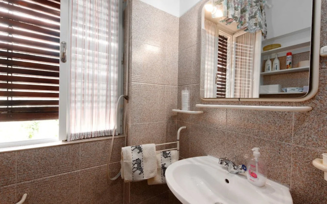 Elegant Lovran Apartment With Large Outdoor Area