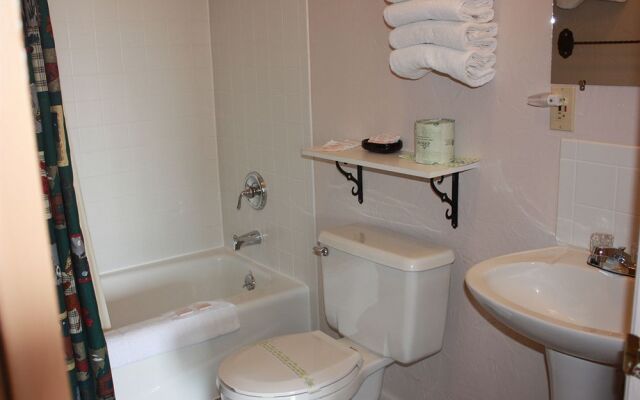 Green Creek Inn and RV Park