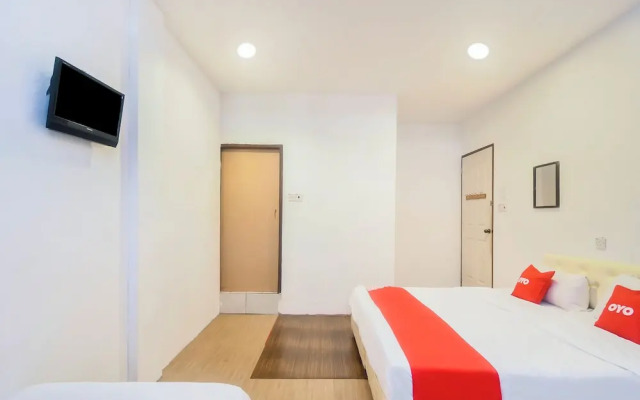 OYO 44017 L & C Premium Stay