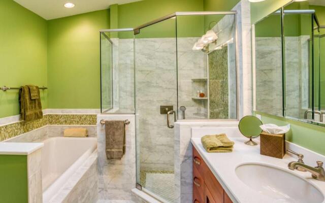 St. George Street Apartment