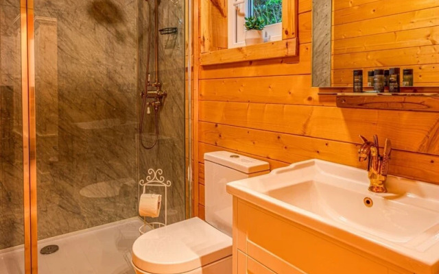 Hawthorn Hideaway