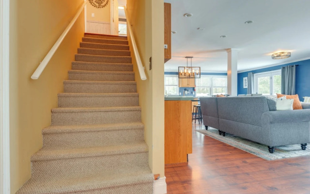 Ski, Golf & Hike: Spacious Dover Retreat!