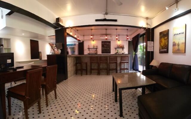 Bodega Chiang Mai Party Hostel - Adults Only