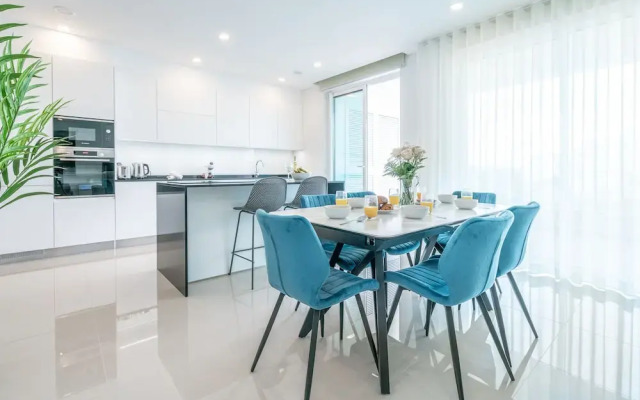 Lagos Marina View 4 With Pool by Homing
