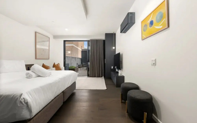 Spotless Braddon Studio With Accessible Bathroom