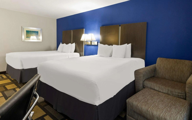 Town & Country Inn and Suites